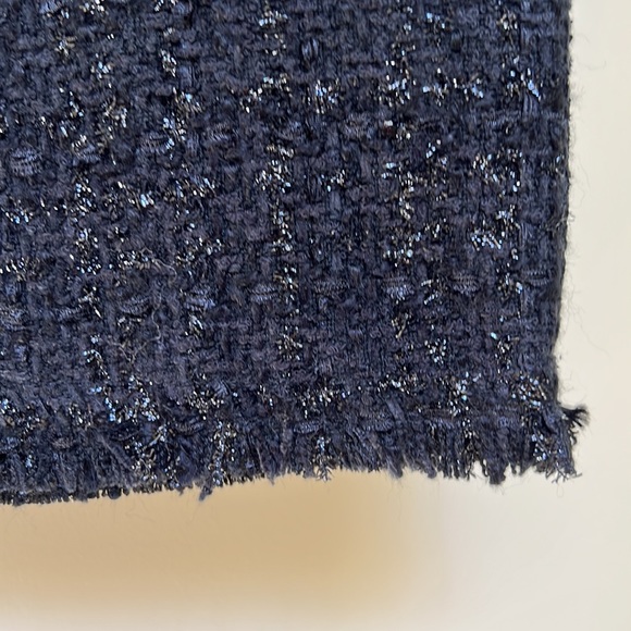 Black skirt. - Picture 3 of 4